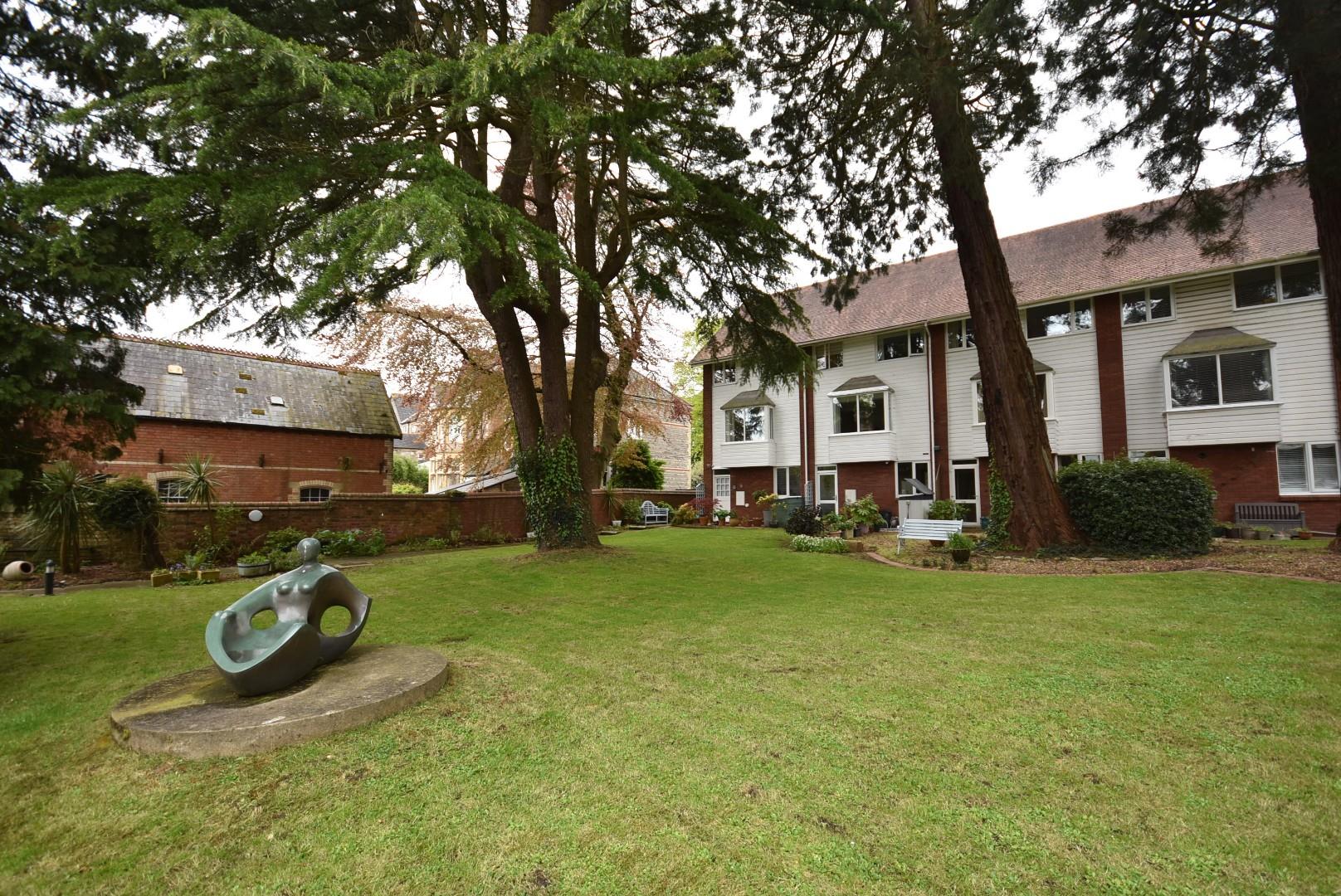 1 Roxburgh Garden Court, Plymouth Road, Penarth, CF64 3DX